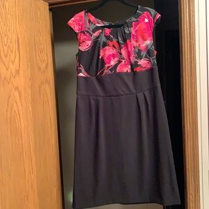 🛍️ 2/$20 DressBarn pink & black dress
